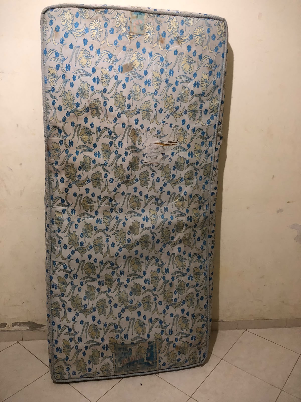MATELAS D’OCCASION À VENDRE