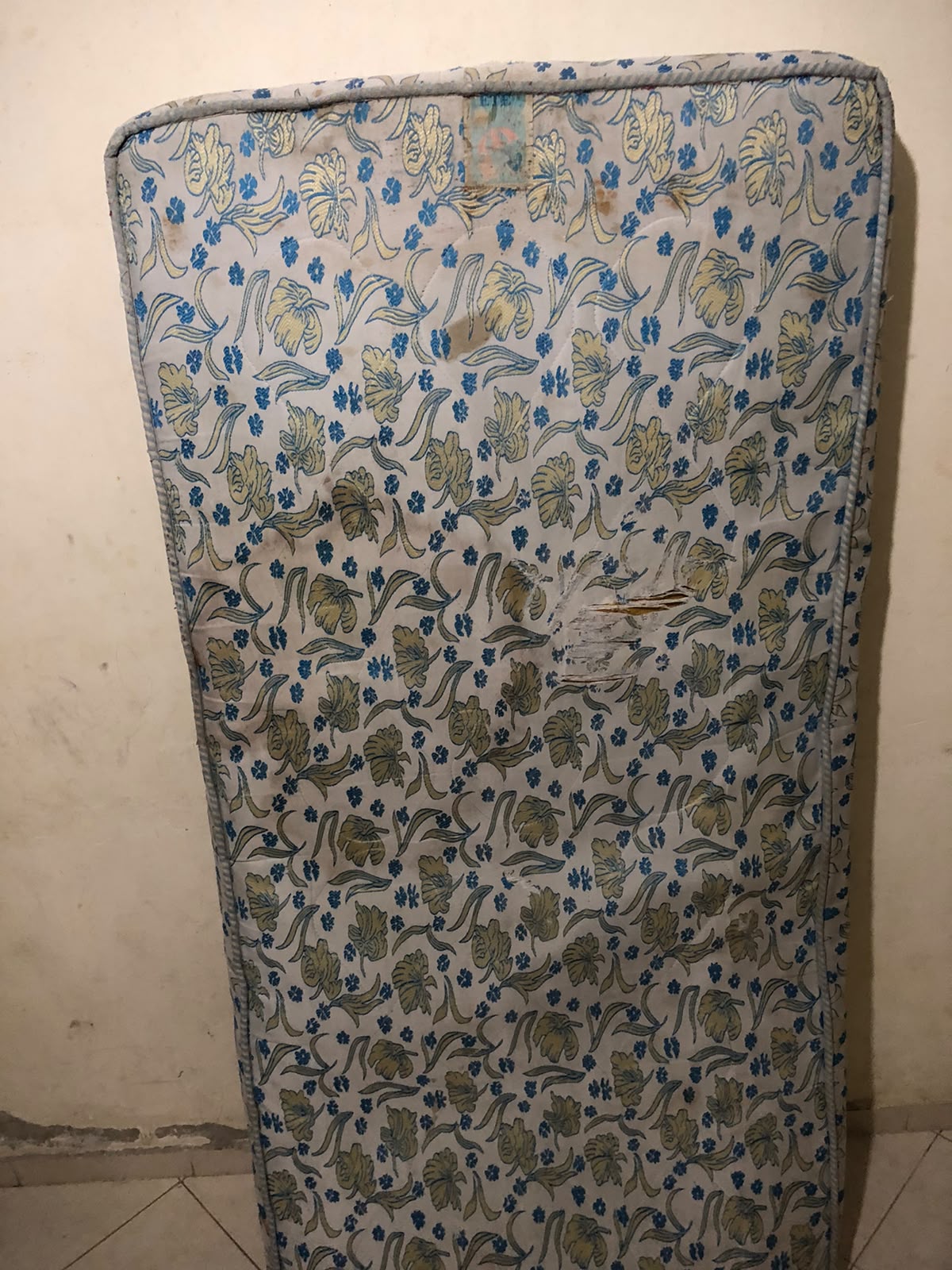 MATELAS D’OCCASION À VENDRE