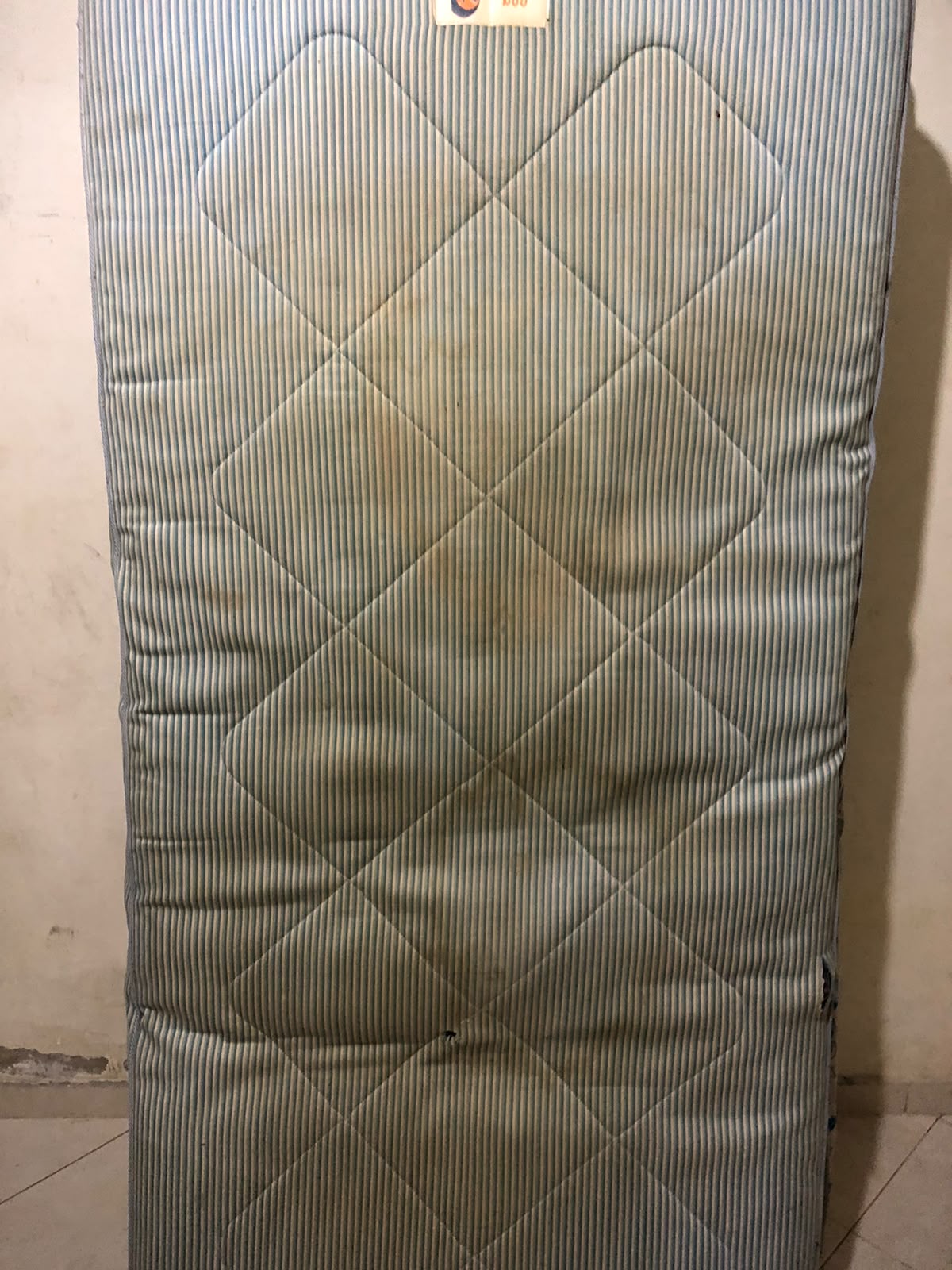 MATELAS D’OCCASION À VENDRE